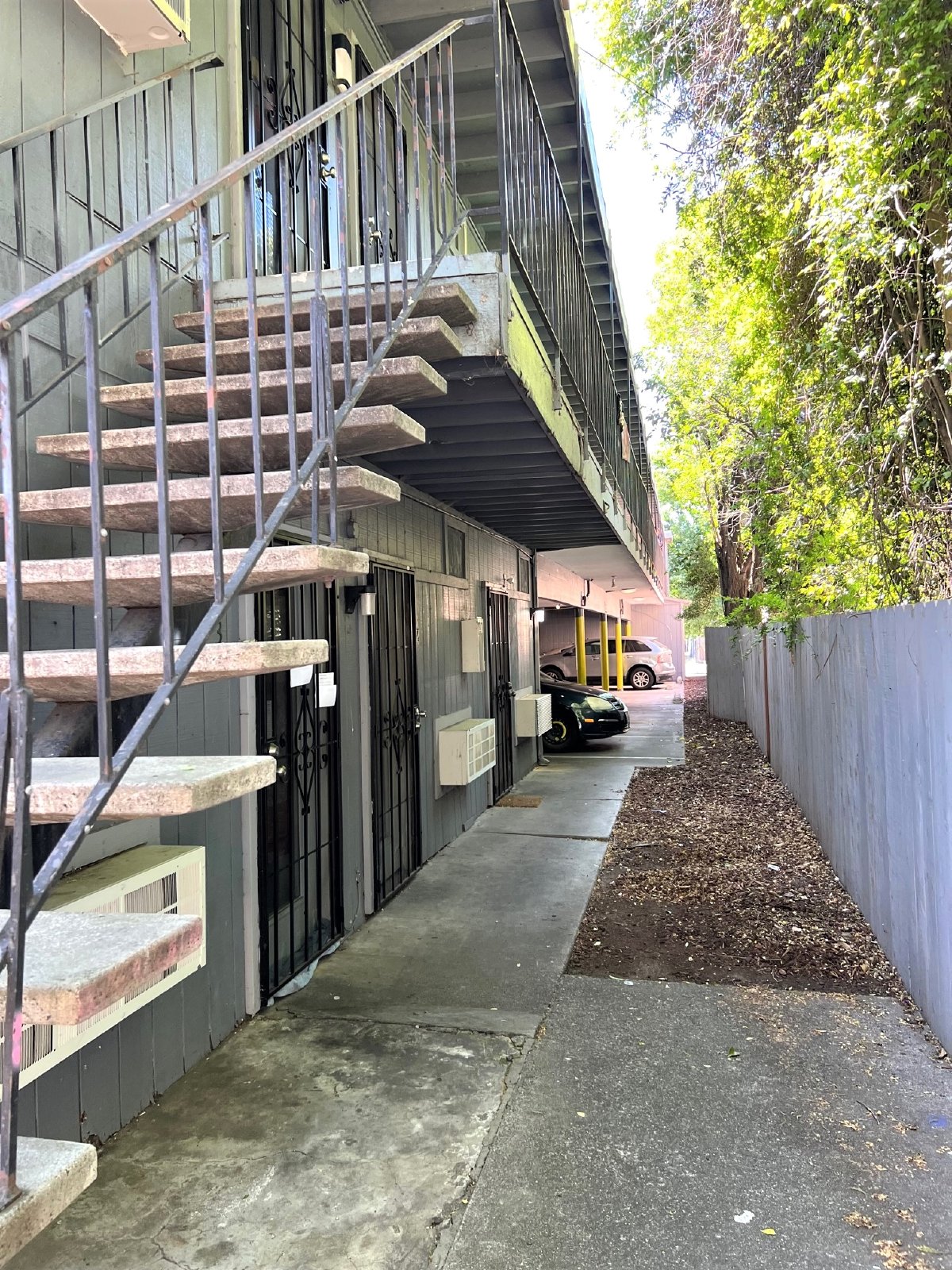 415 E Flora St Apt 5 property image