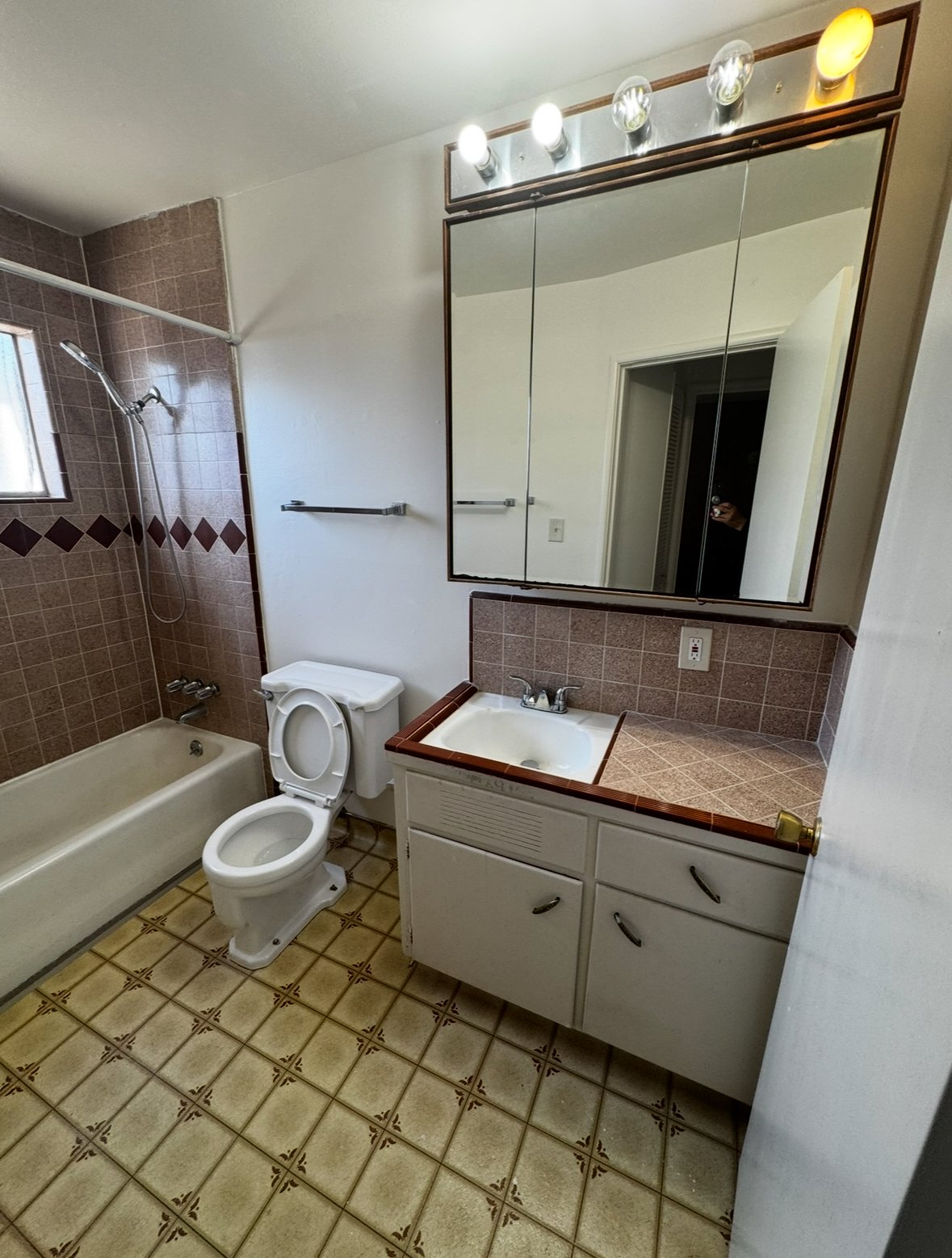 1564 Telegraph Avenue property image