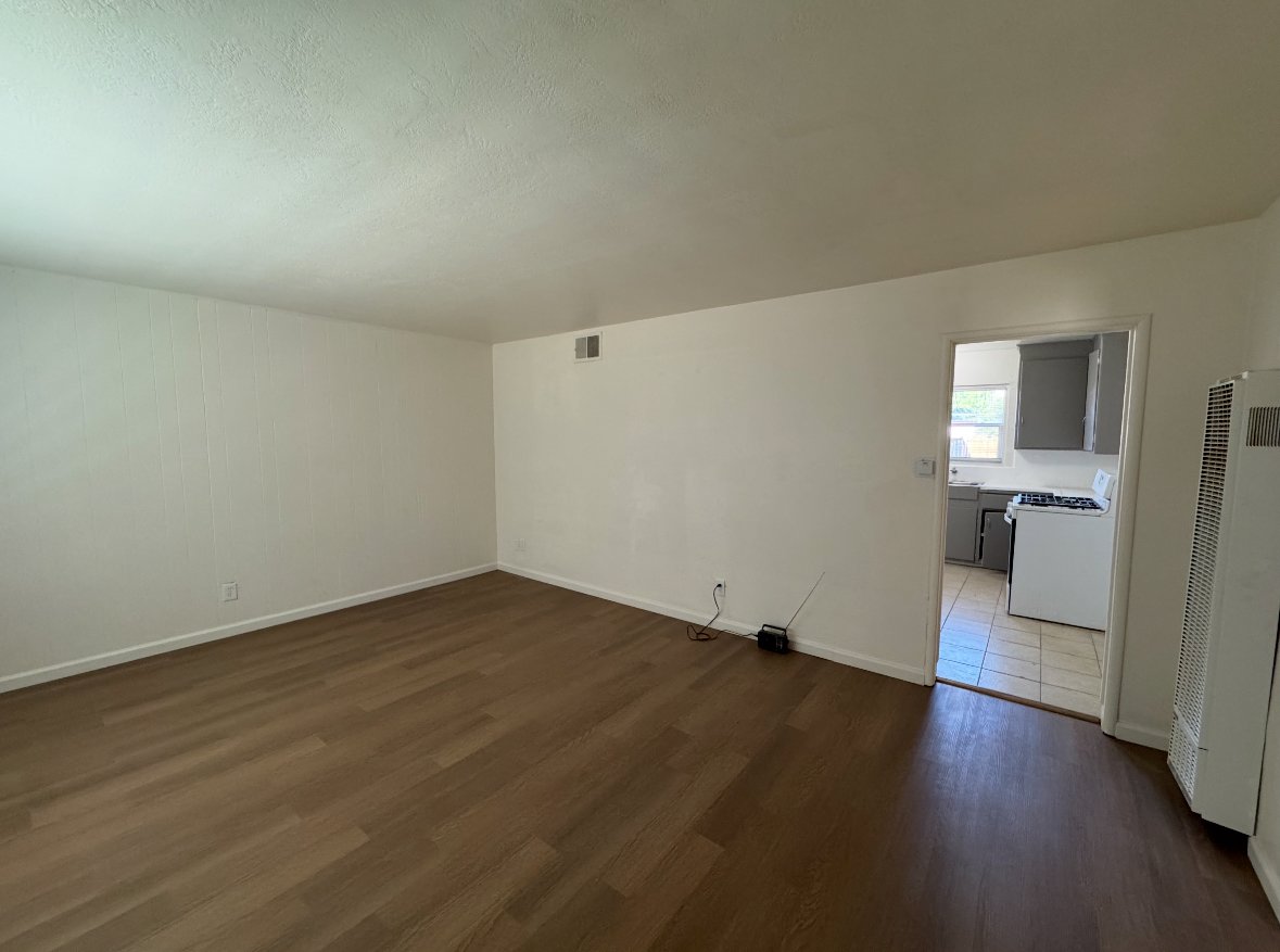 Unit B property image