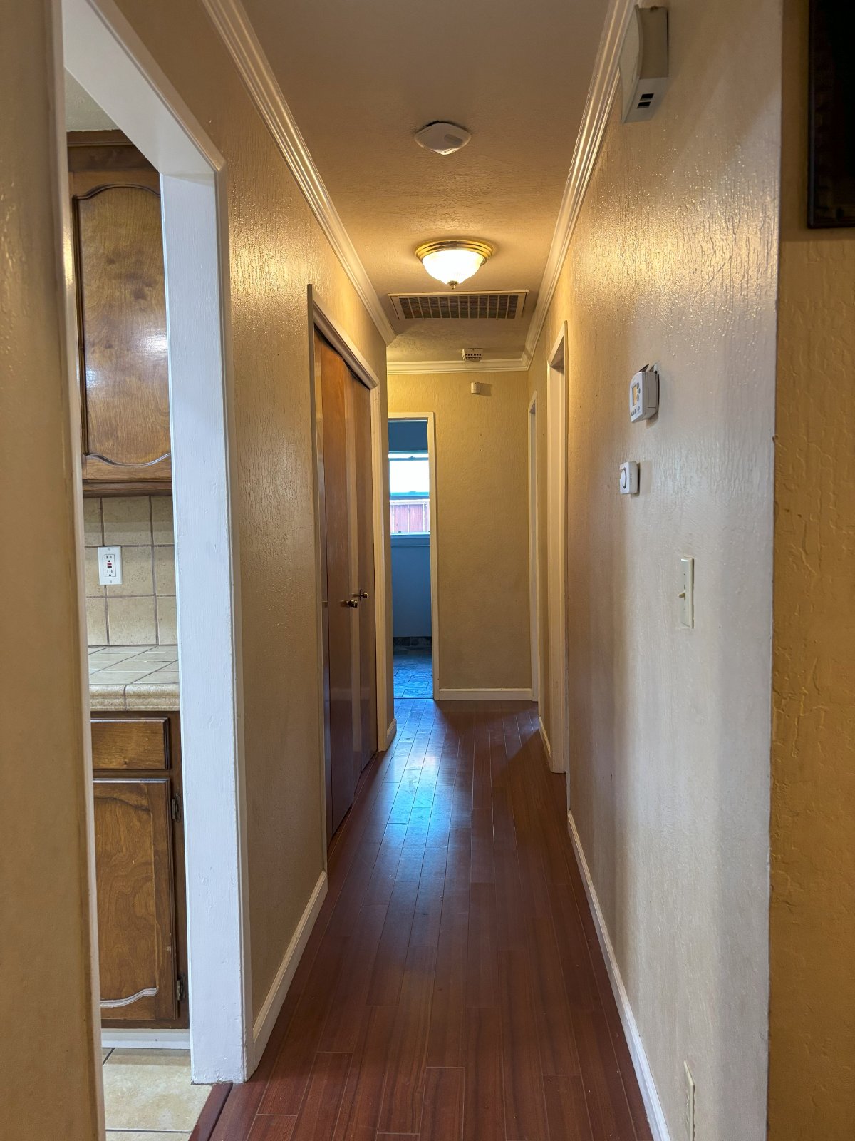 3343 Vans property image