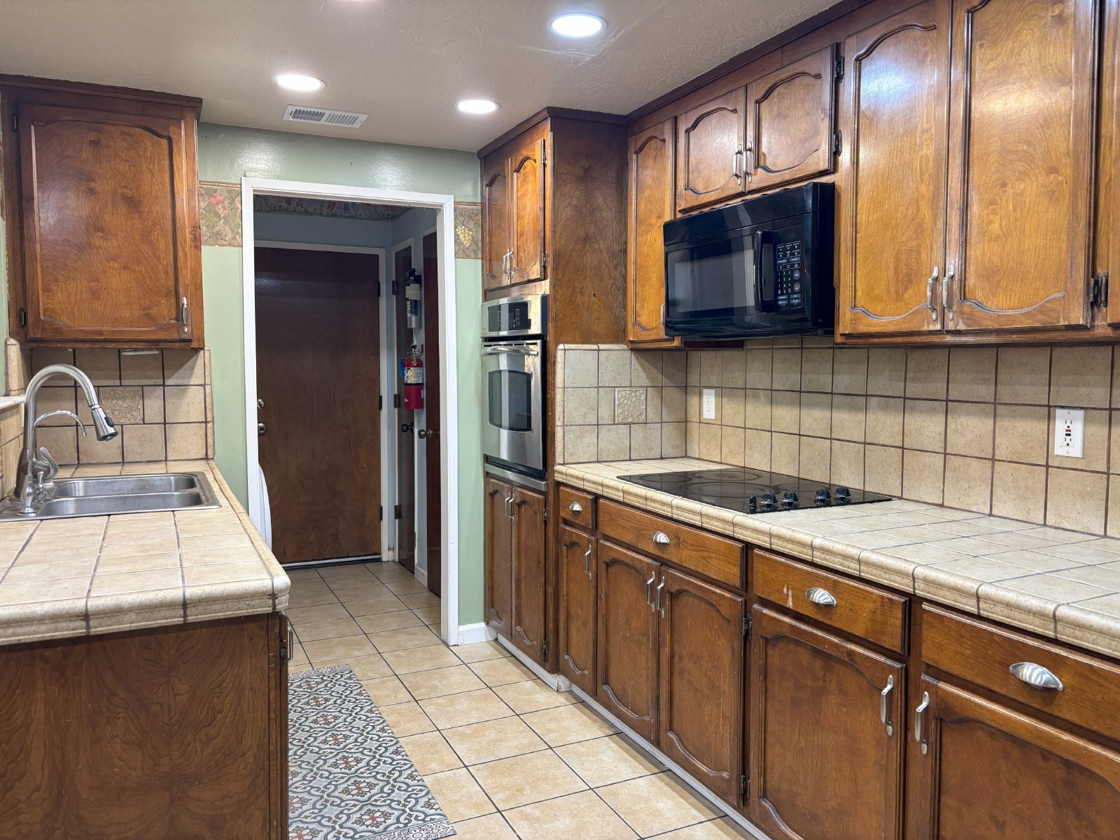 3343 Vans property image