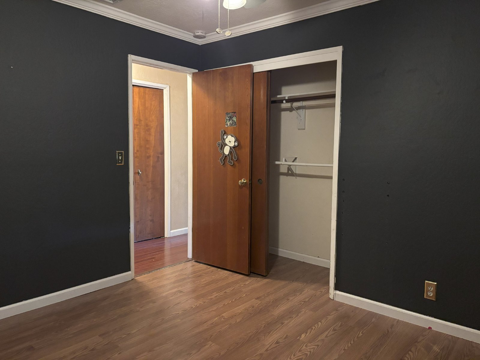 3343 Vans property image