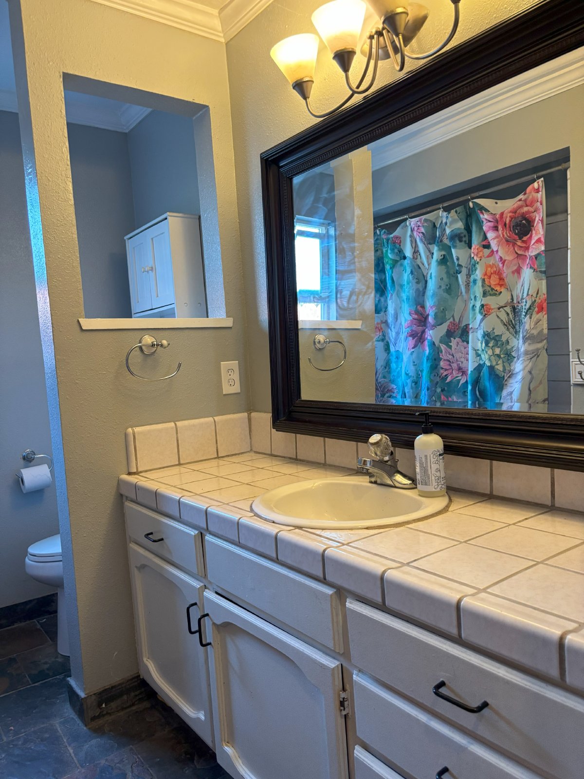3343 Vans property image