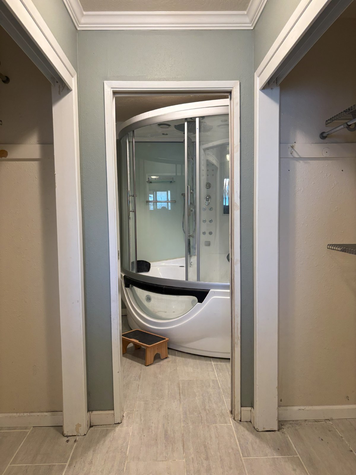 3343 Vans property image