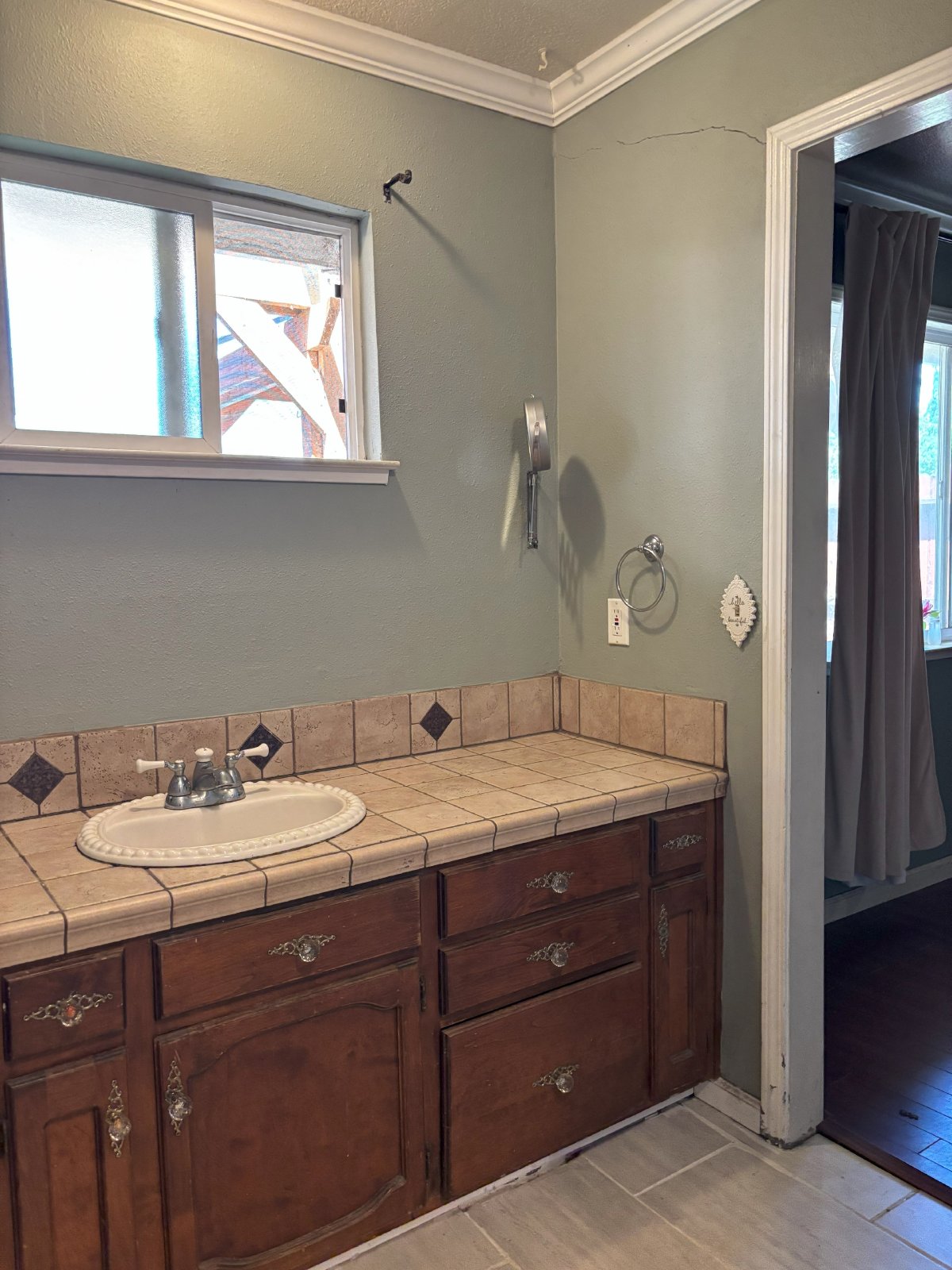 3343 Vans property image