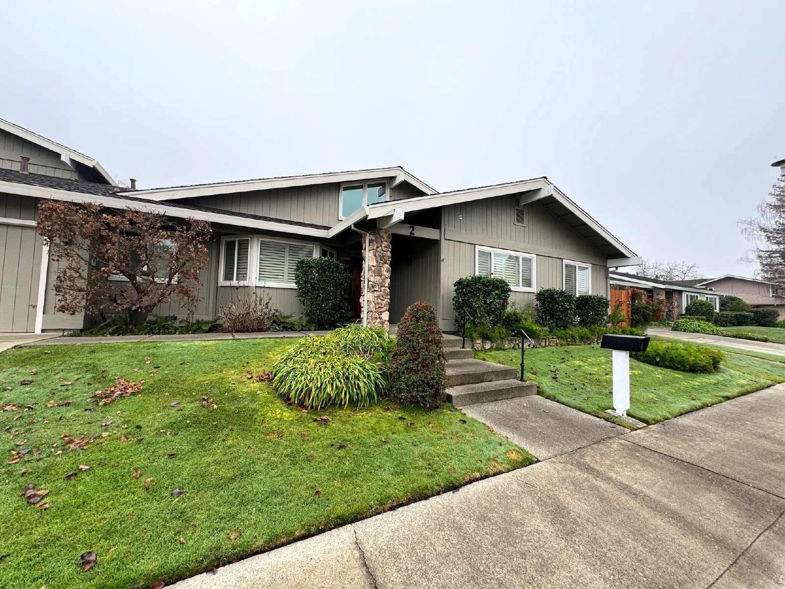 2 Dumfries Court property image