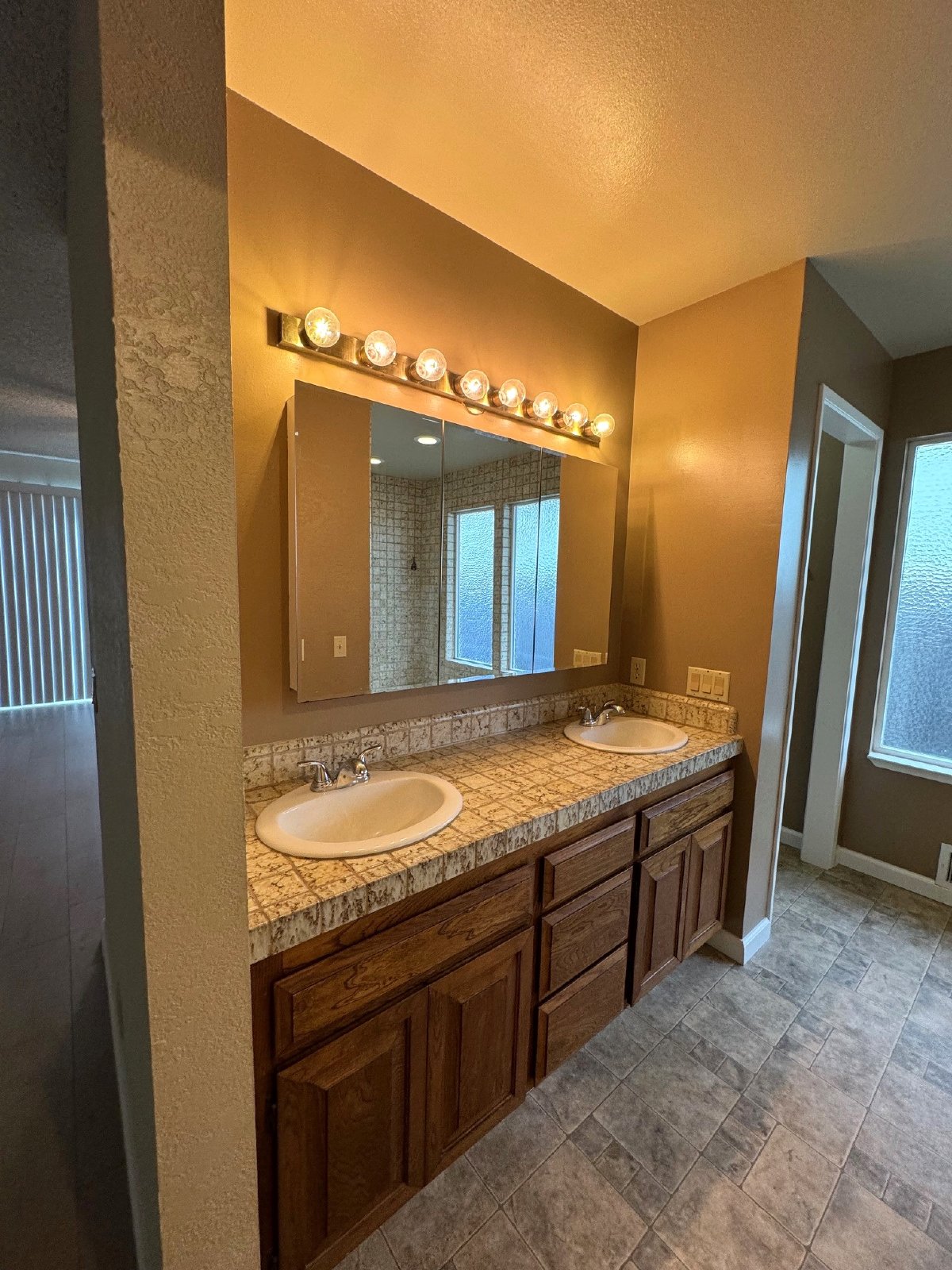 2 Dumfries Court property image