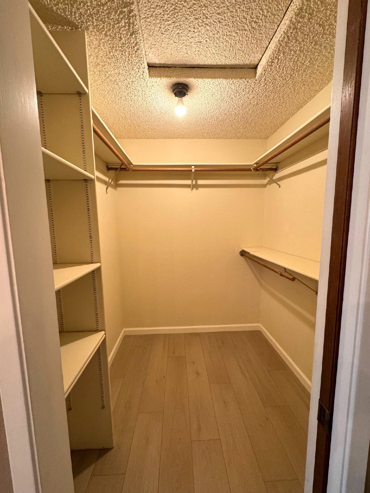 2 Dumfries Court property image