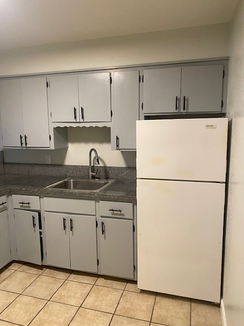 1143 E Park St Apt 2 property image