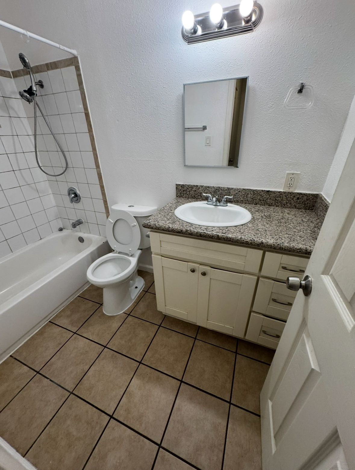 1555 Sonoma Ave Apt 4 property image