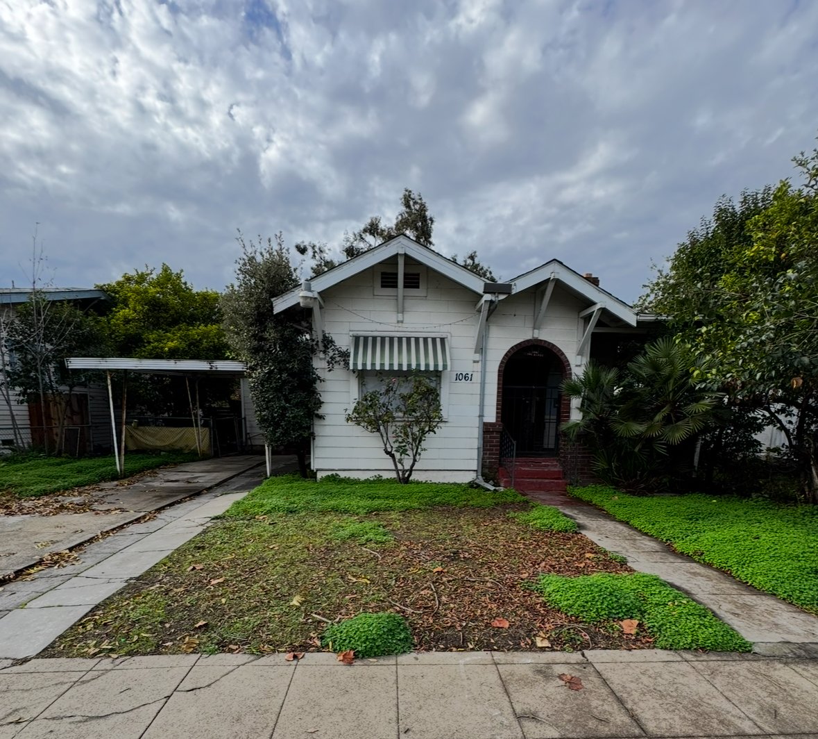 1061 N Pilgrim St property image