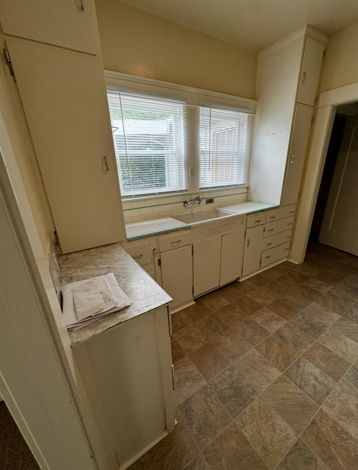 1061 N Pilgrim St property image