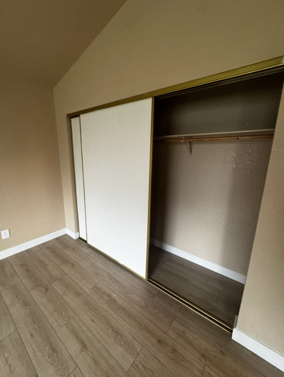 2407 Dry Creek Way Stockton Ca 95206 property image