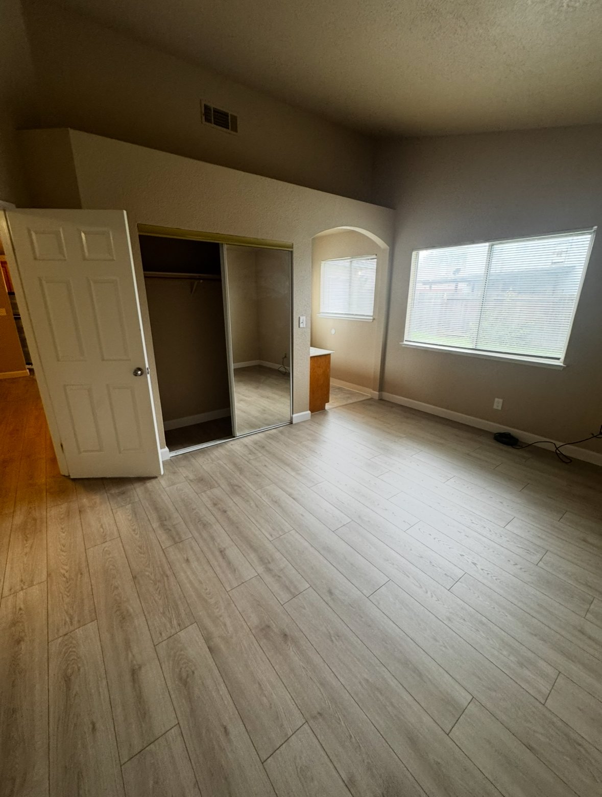 2407 Dry Creek Way Stockton Ca 95206 property image