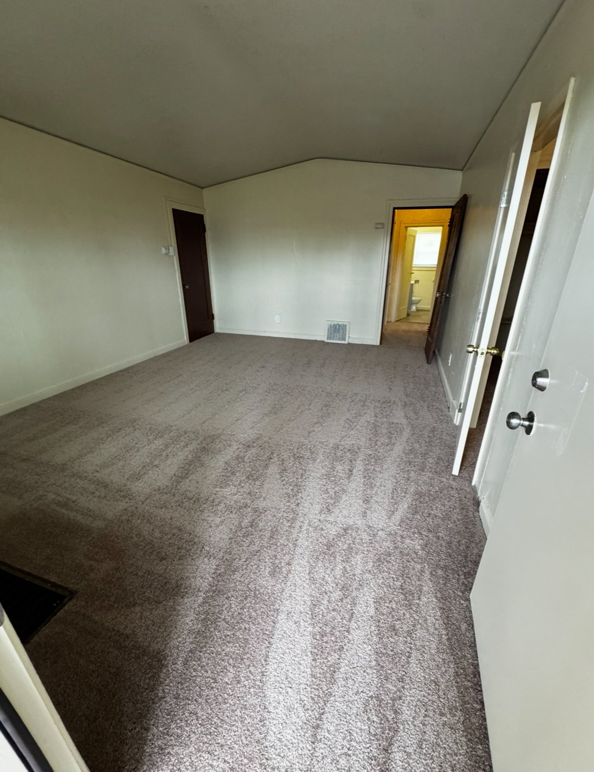 1527 N Edison property image