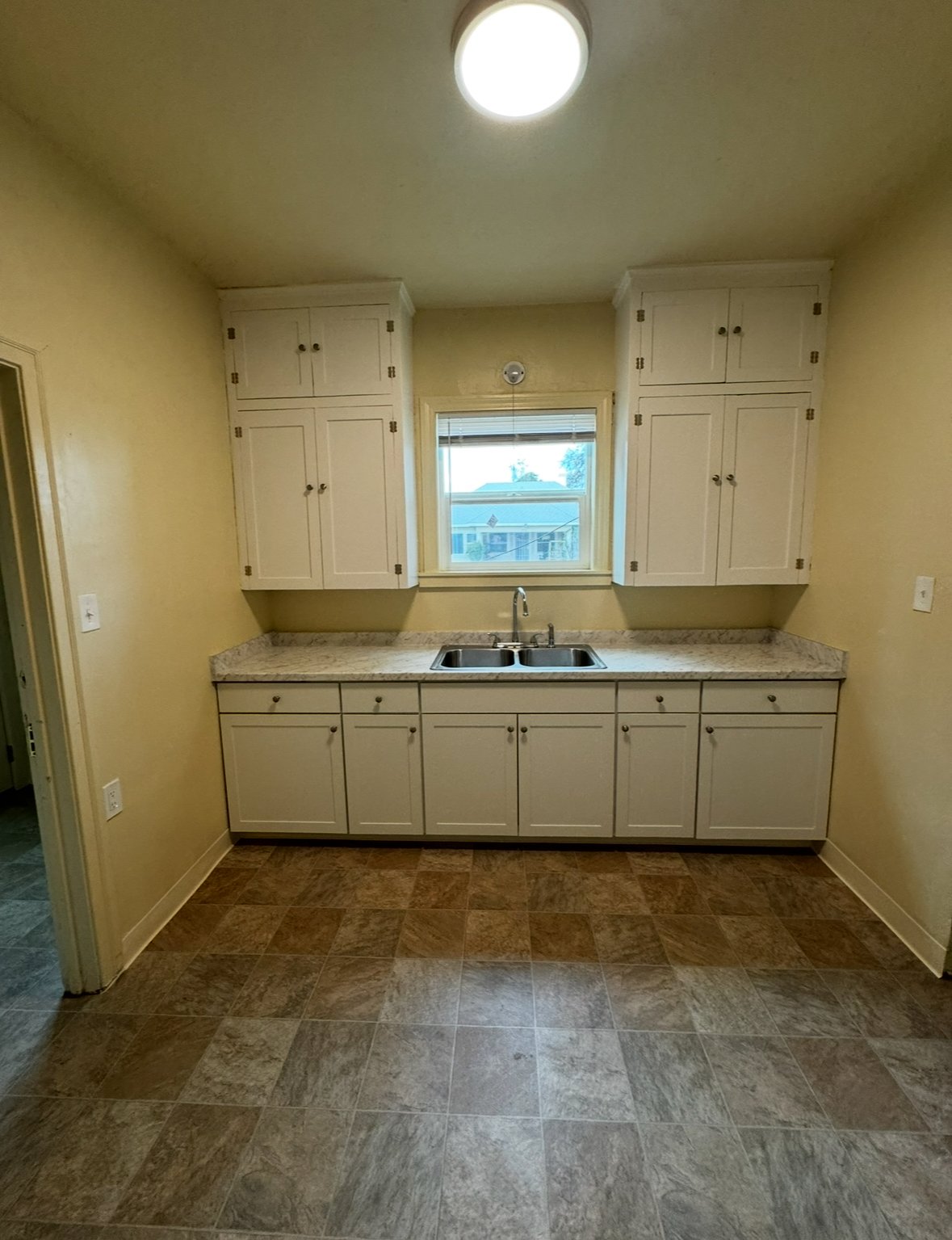 1527 N Edison property image