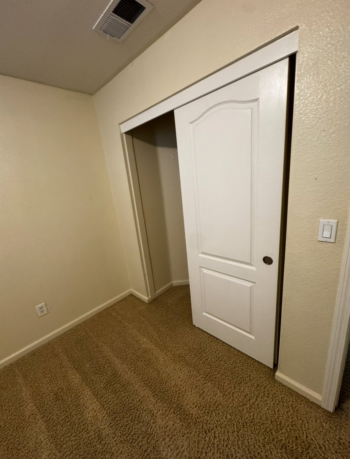 3002 English Oak Circle property image