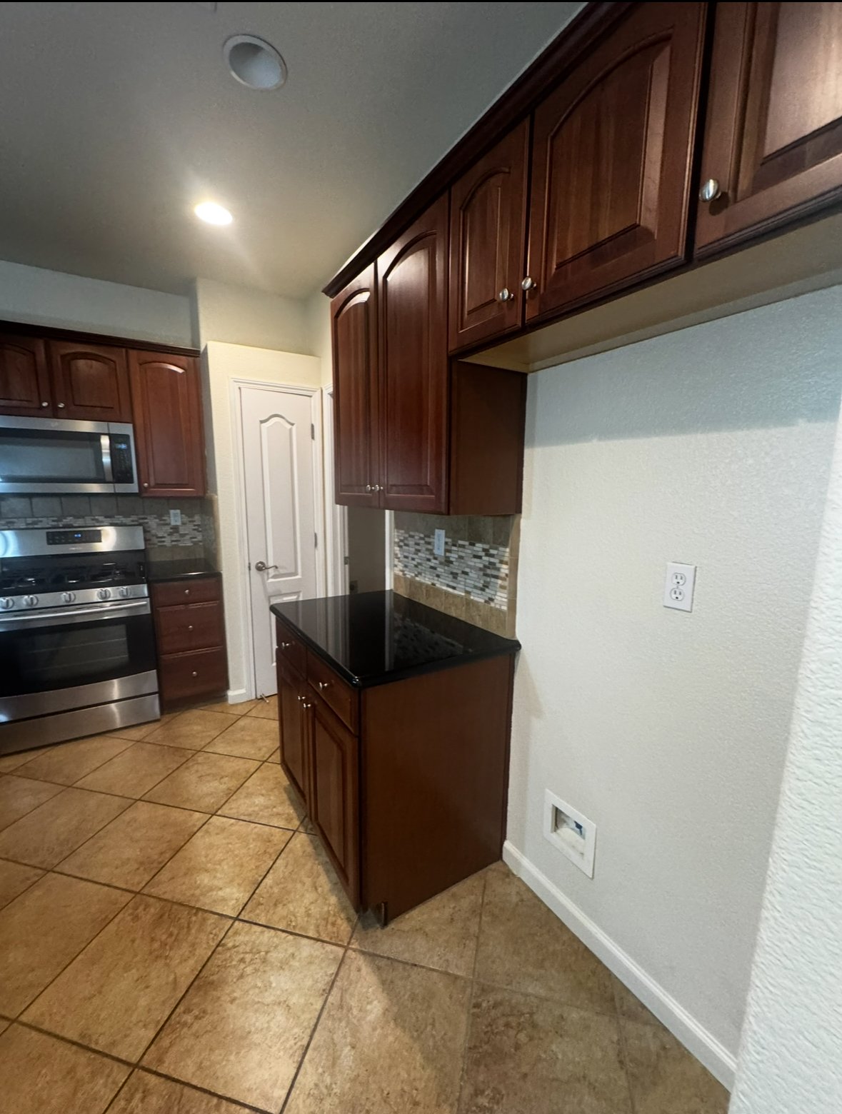 3002 English Oak Circle property image