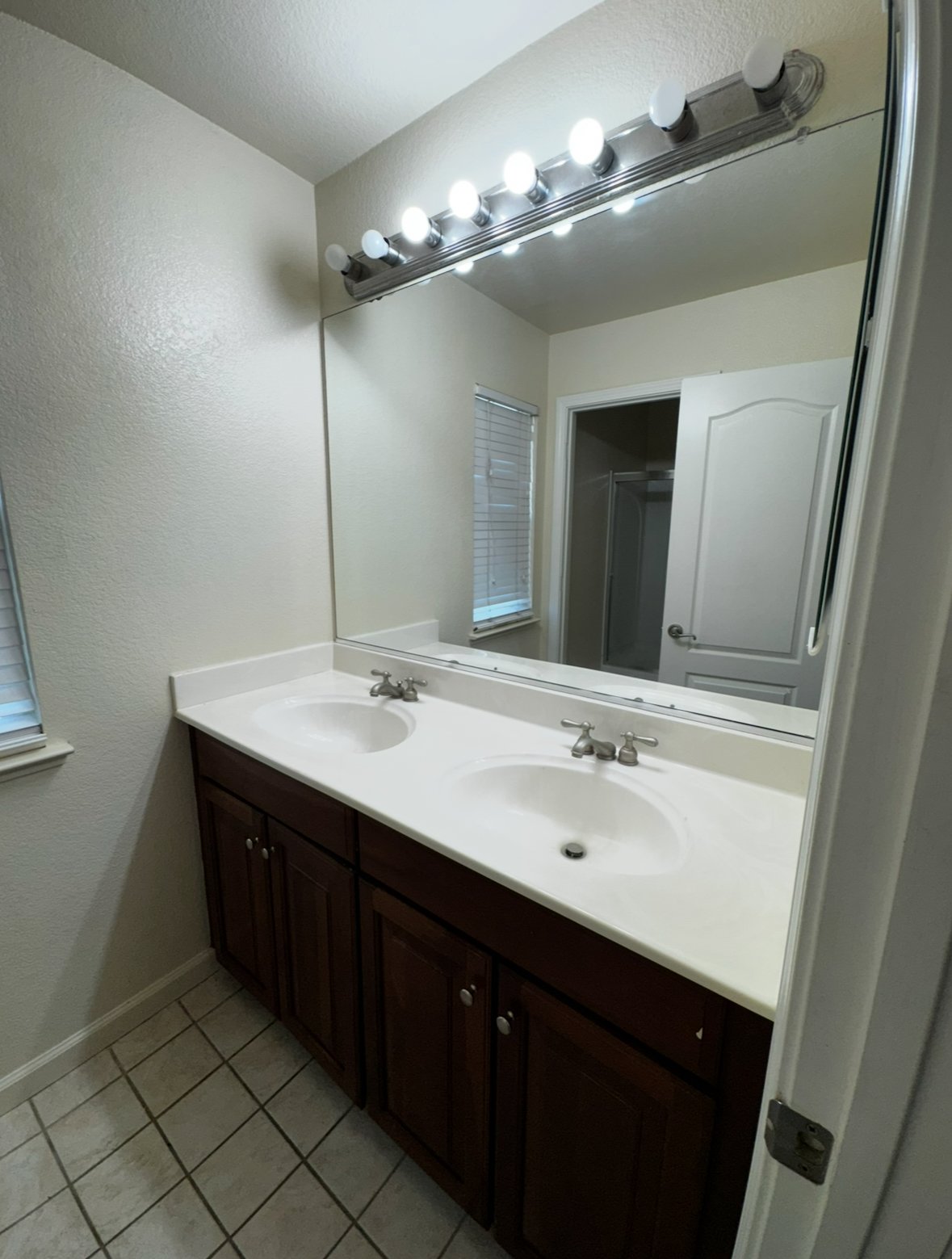 3002 English Oak Circle property image