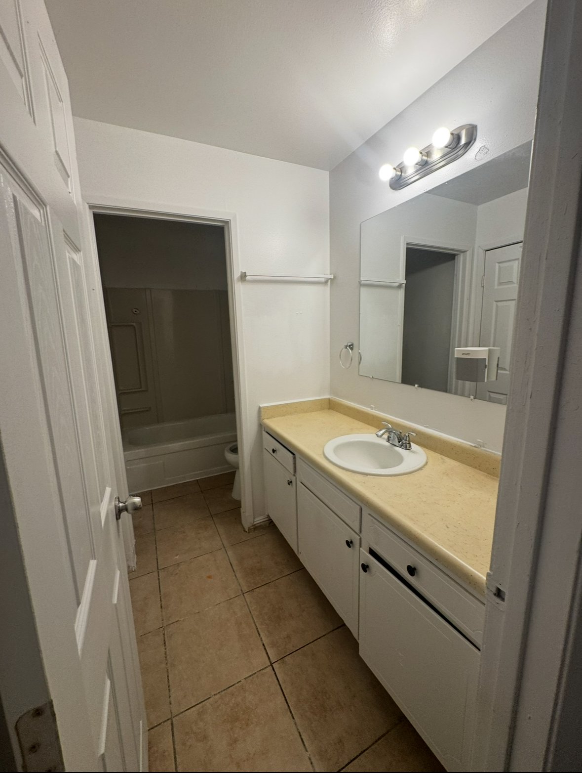 Unit 3 property image