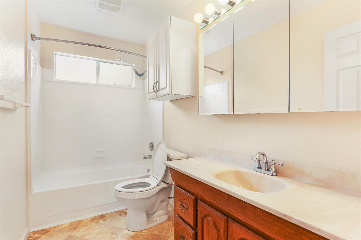 TEMPOARY RENT SPECIAL!!! 3 MONTHS @ $1595 (read description) property image