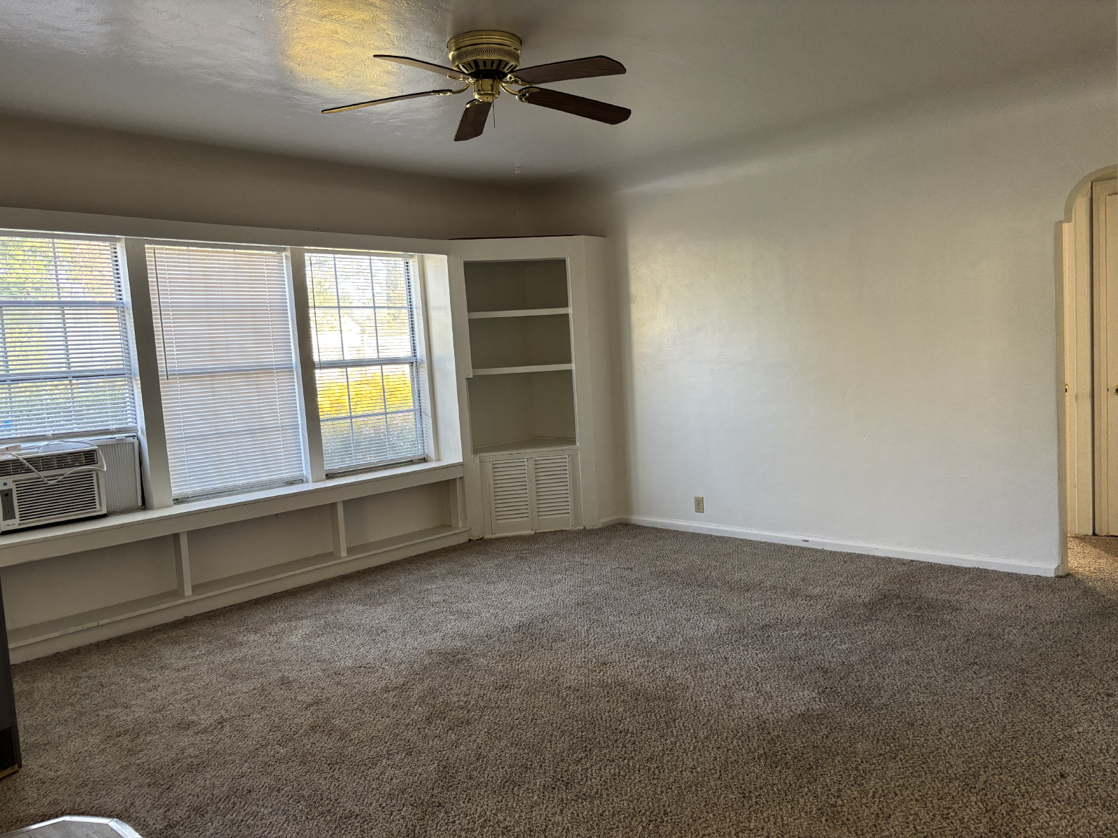 2152 W Rose Stockton Ca 95204 property image