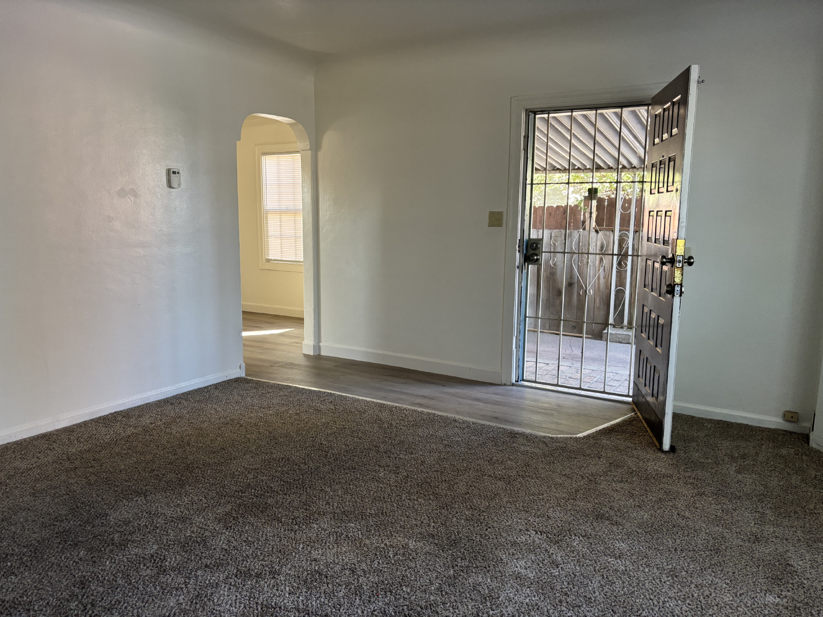 2152 W Rose Stockton Ca 95204 property image