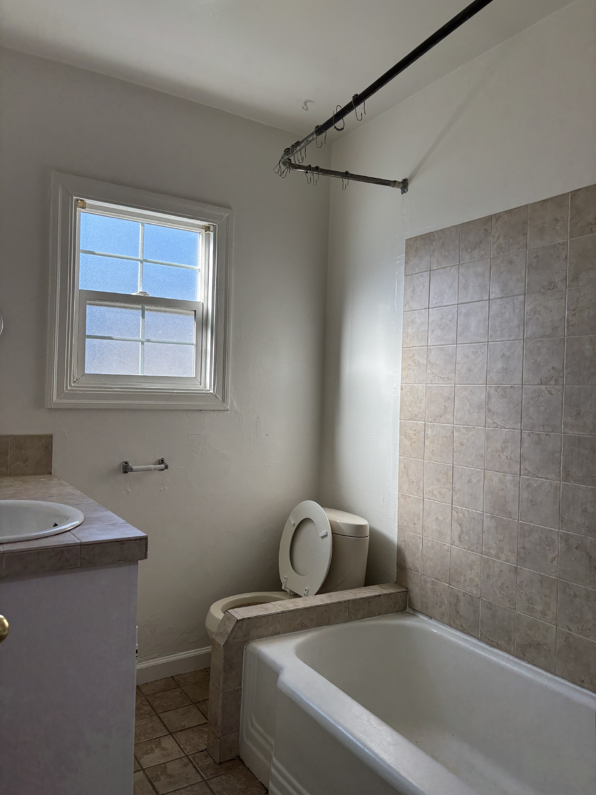 2152 W Rose Stockton Ca 95204 property image