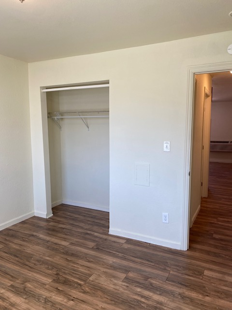 415 E Flora St Apt 12 property image