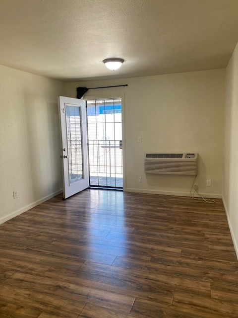 415 E Flora St Apt 12 property image