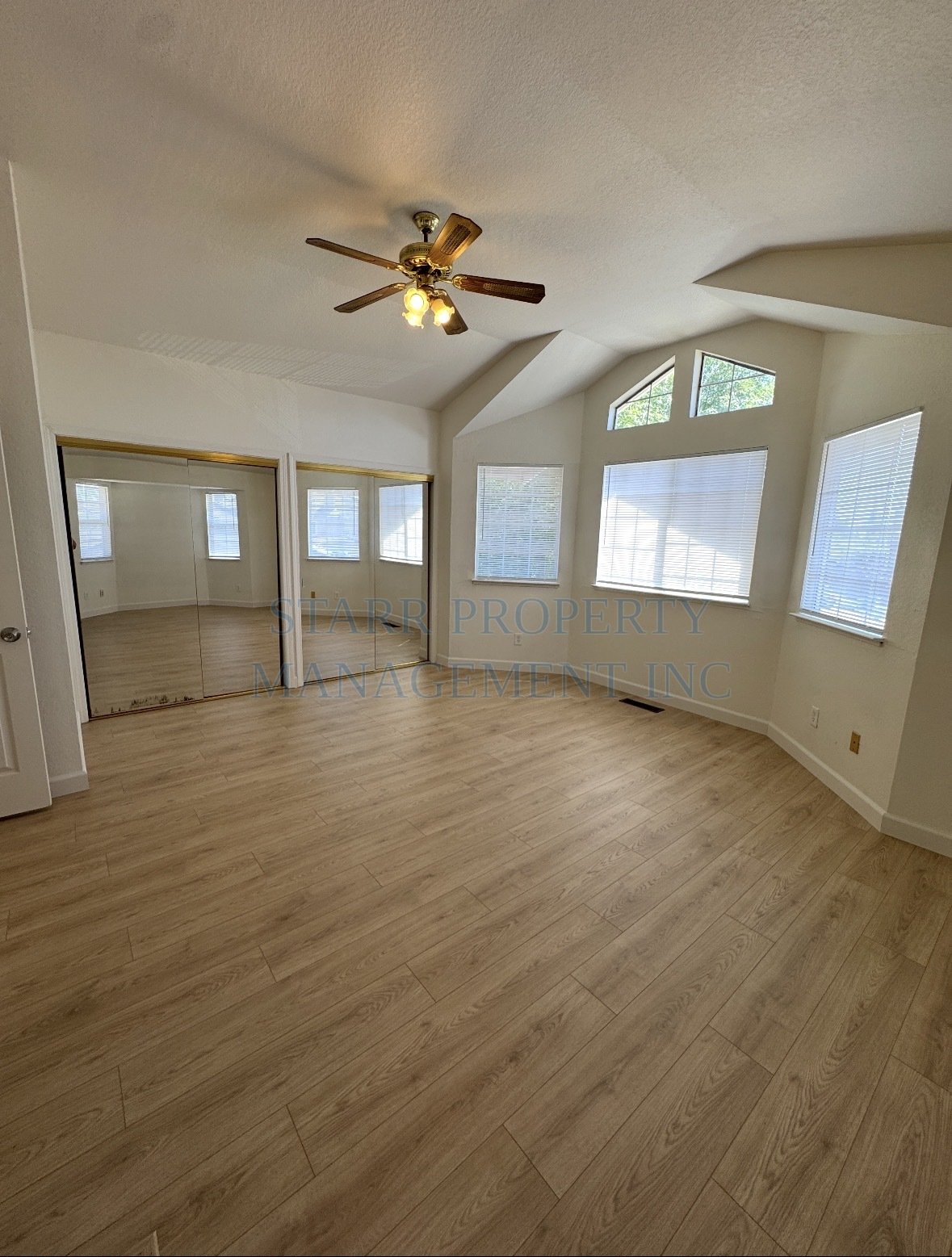 6059 Gentry property image