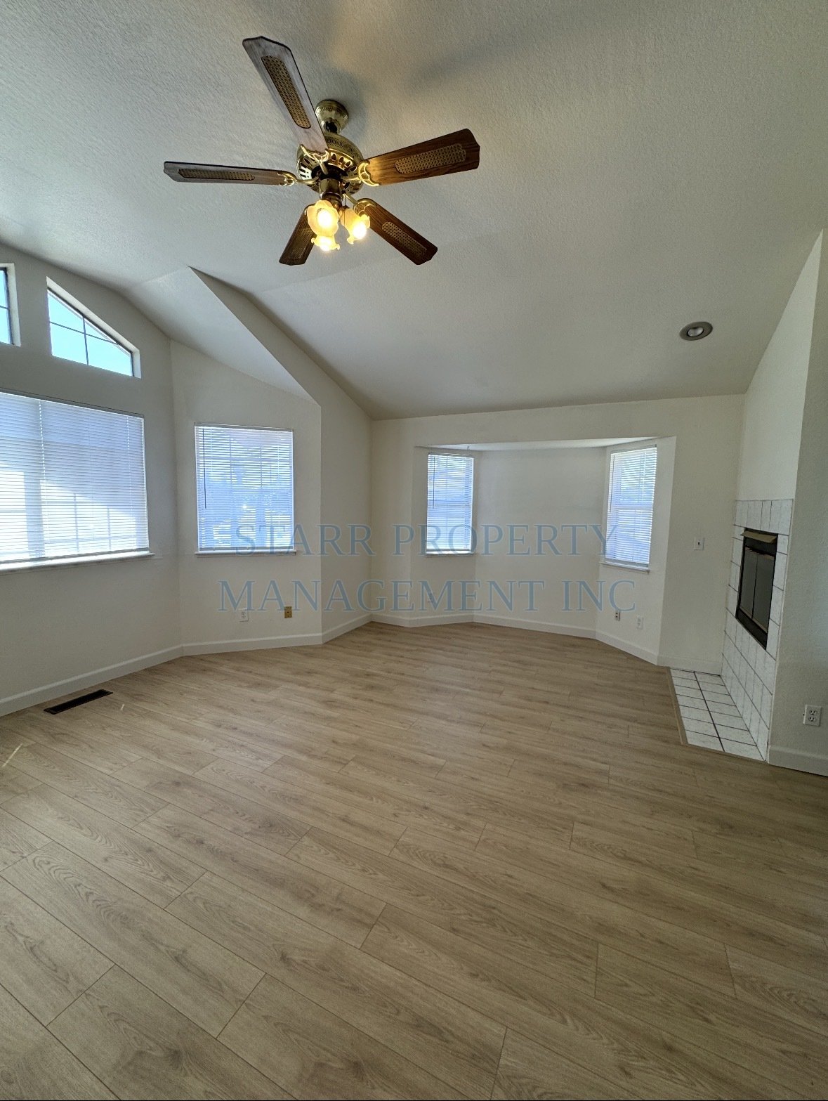 6059 Gentry property image