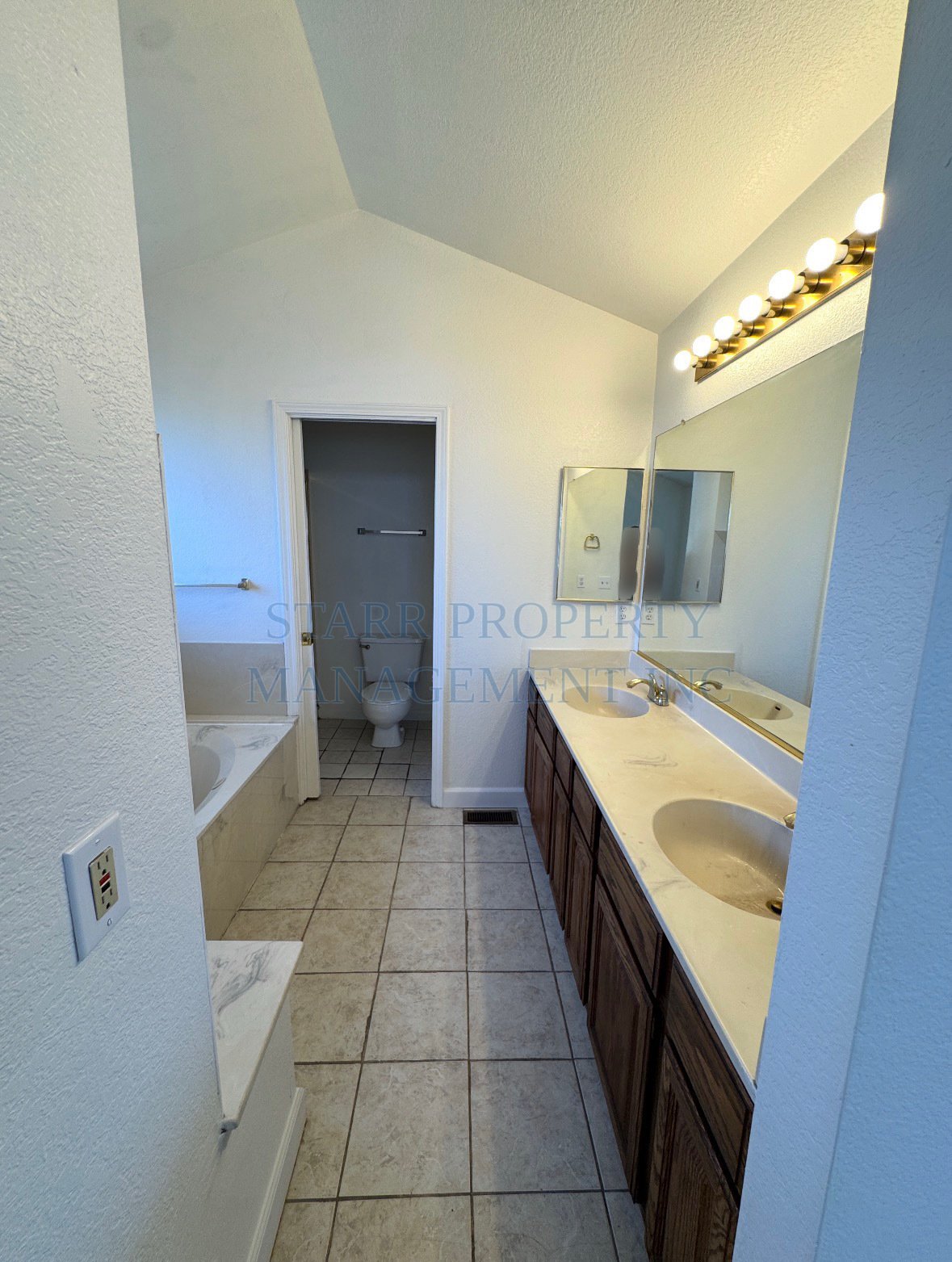 6059 Gentry property image