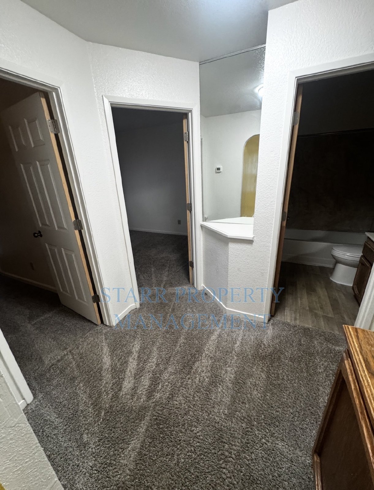 9421 Soaring Oaks property image