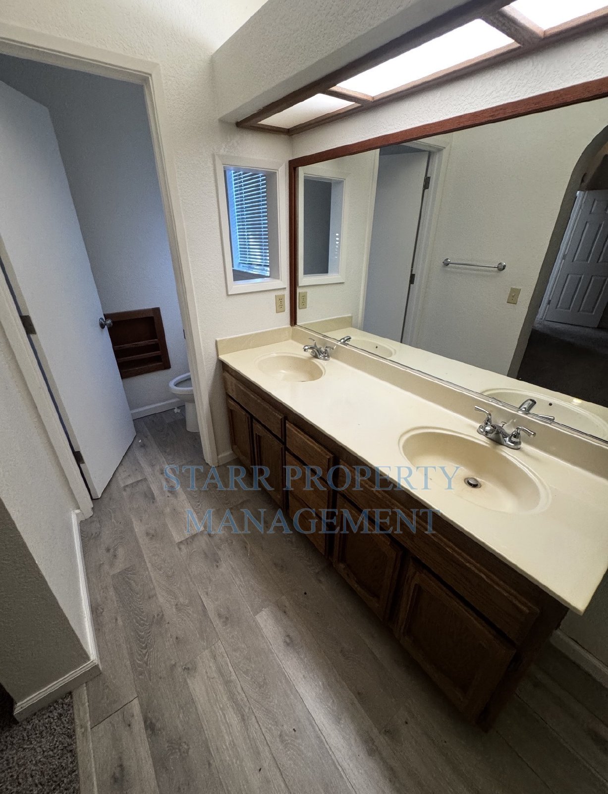 9421 Soaring Oaks property image