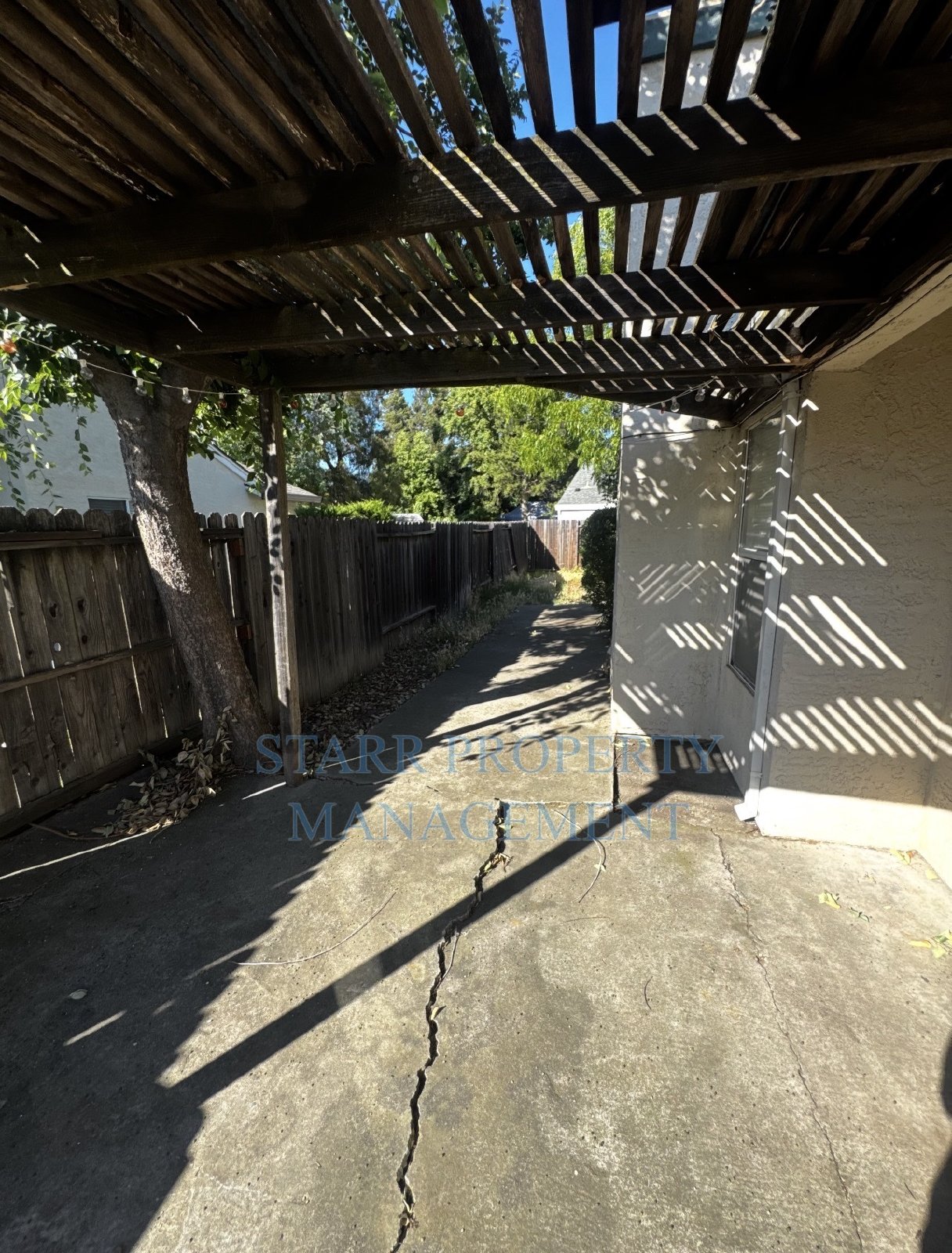 9421 Soaring Oaks property image