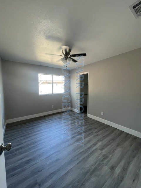 2819 Village Green property image