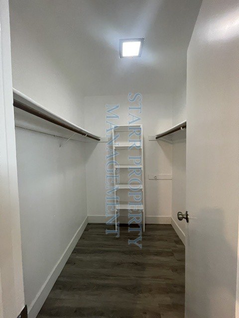 2819 Village Green property image