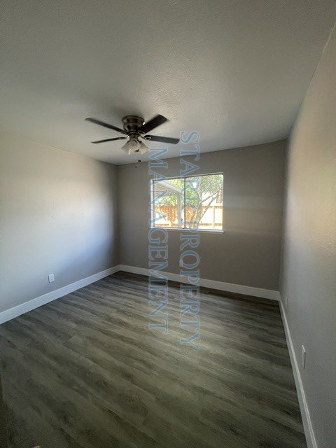 2819 Village Green property image
