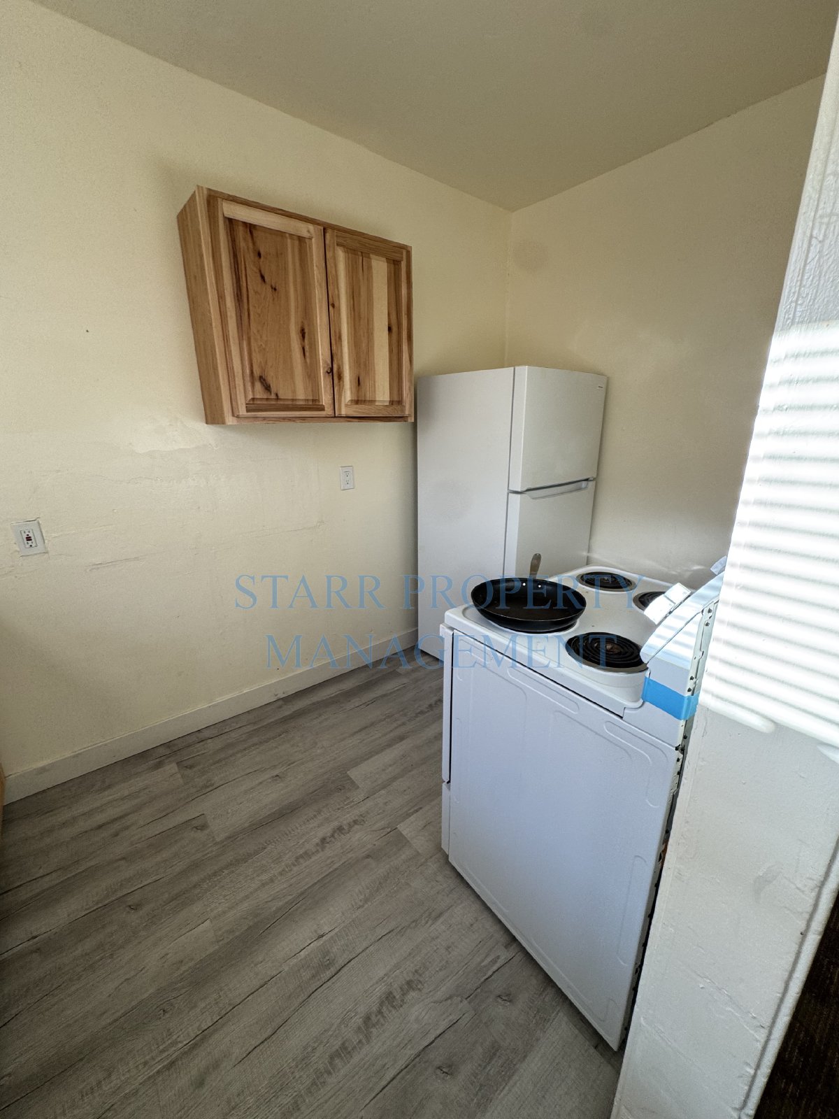 13 property image