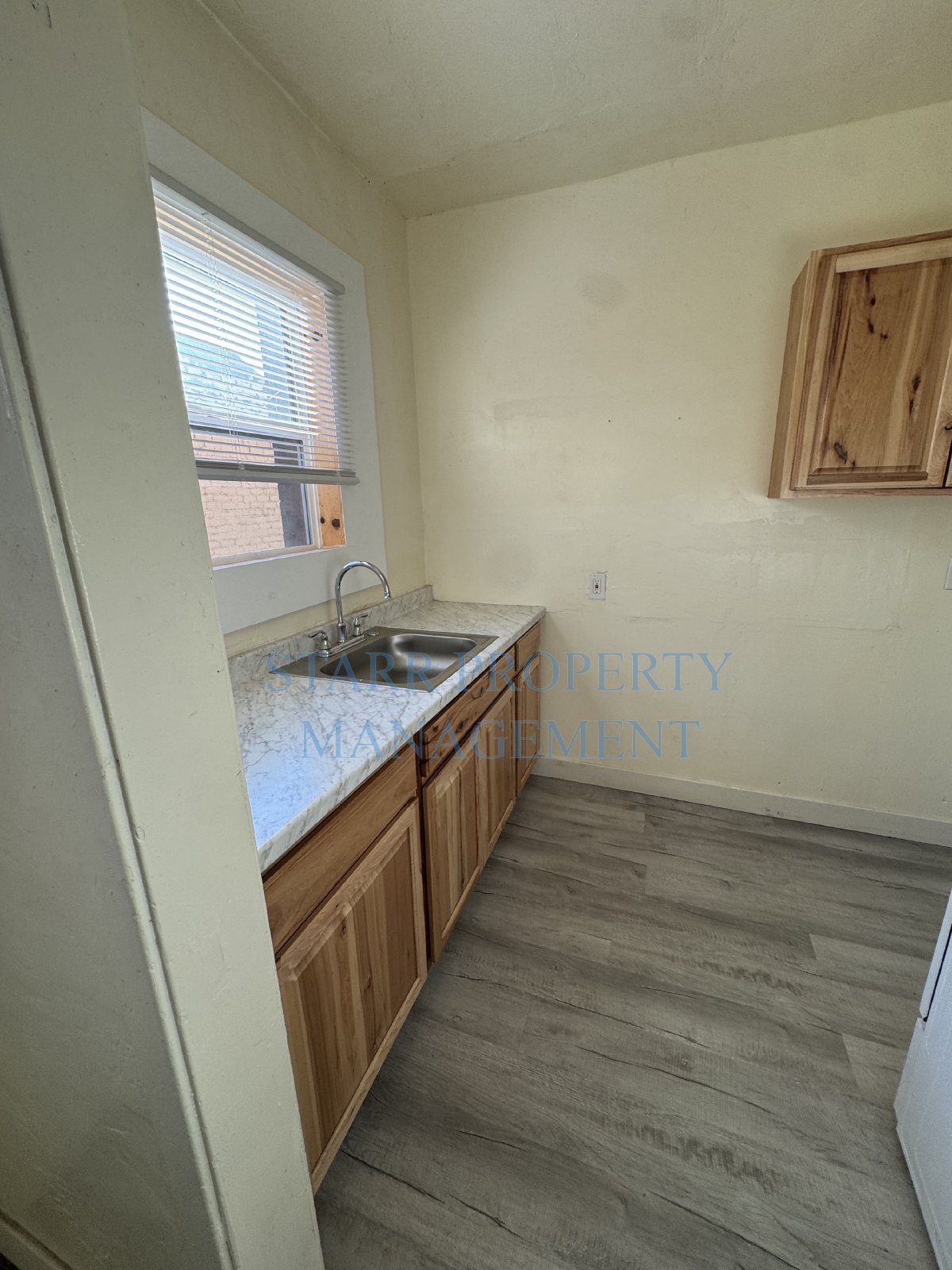 13 property image