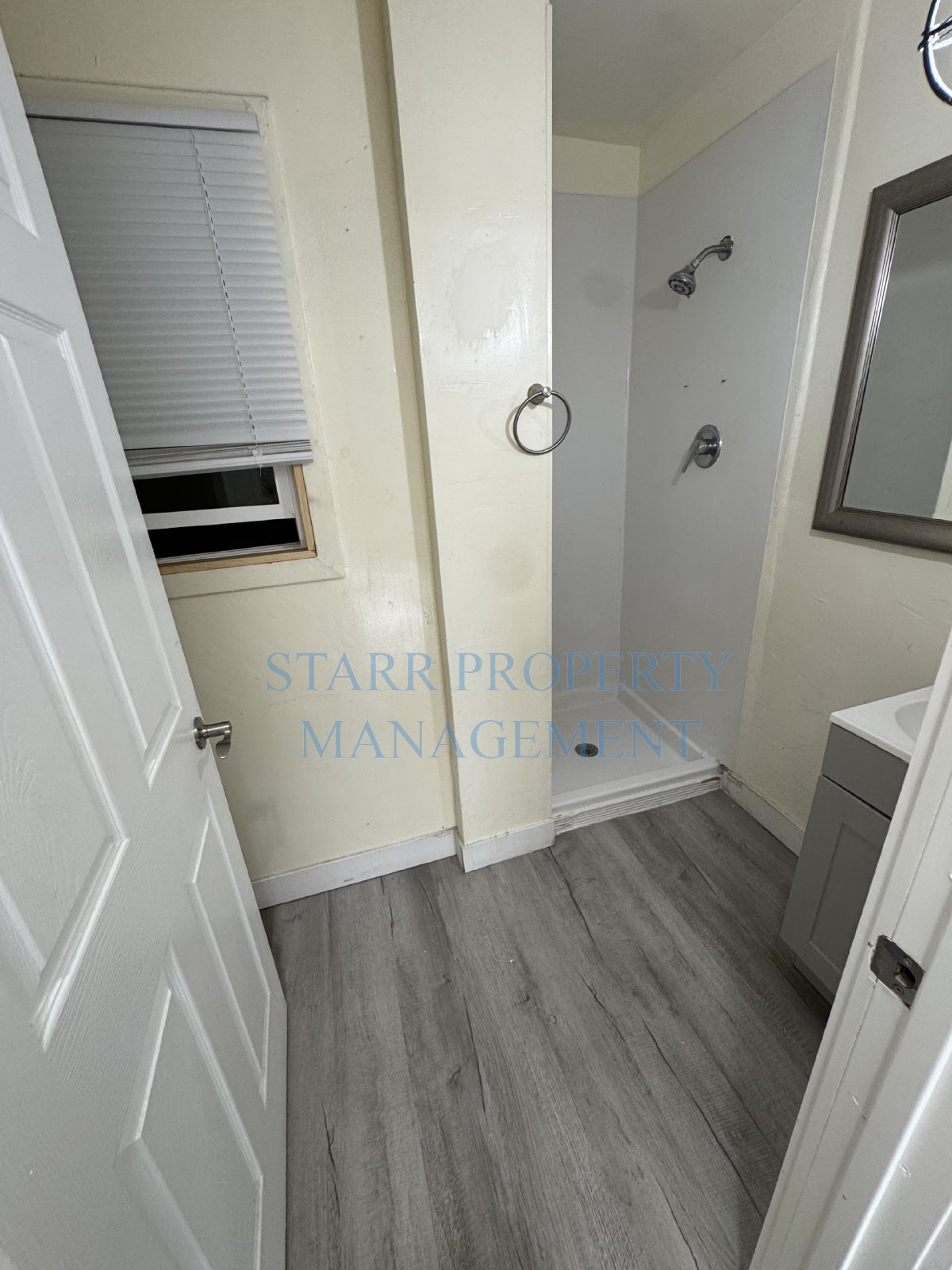 13 property image