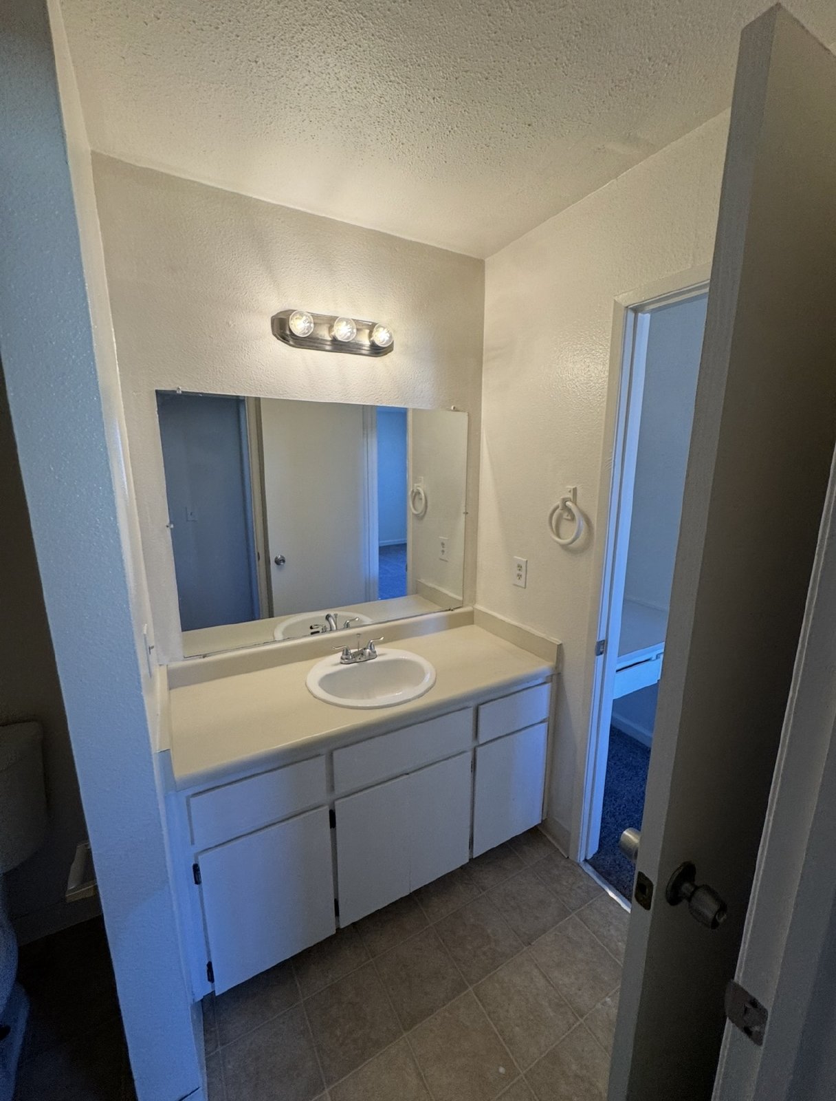 2452 Burlington property image